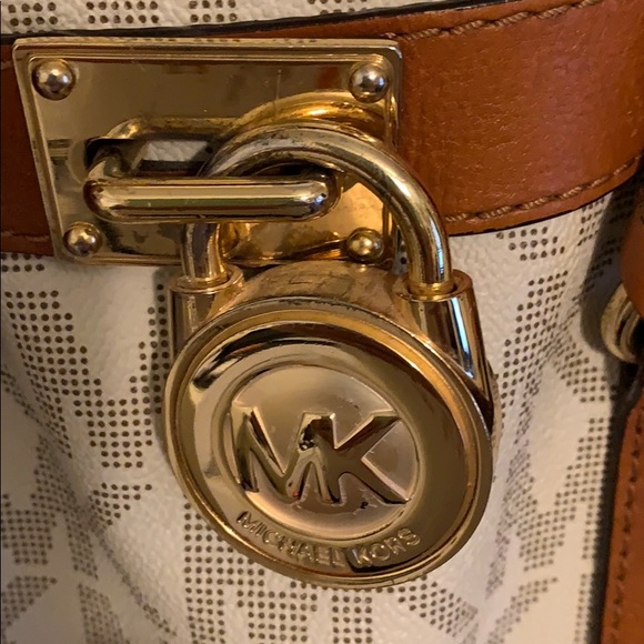 Michael Kors Purse - Picture 6 of 7